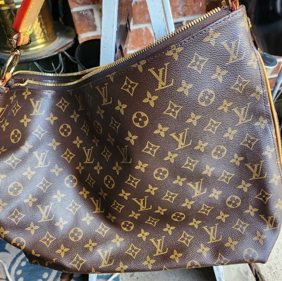 HOBO TYPE LEATHER BAG BY LOUIS VUITTON - Picture 1 of 11